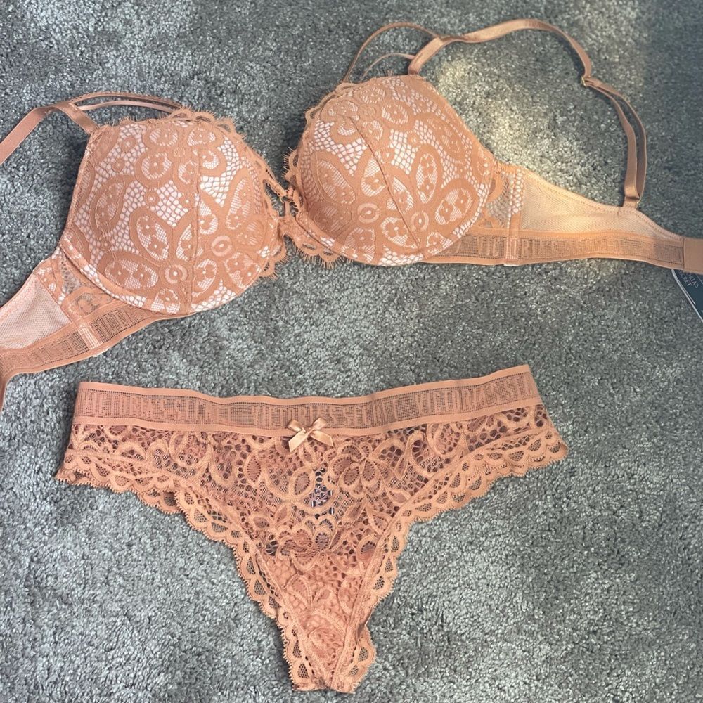 BNWOT Victoria’s Secret Very Sexy Strappy Push-up Bra and Thong panty set
